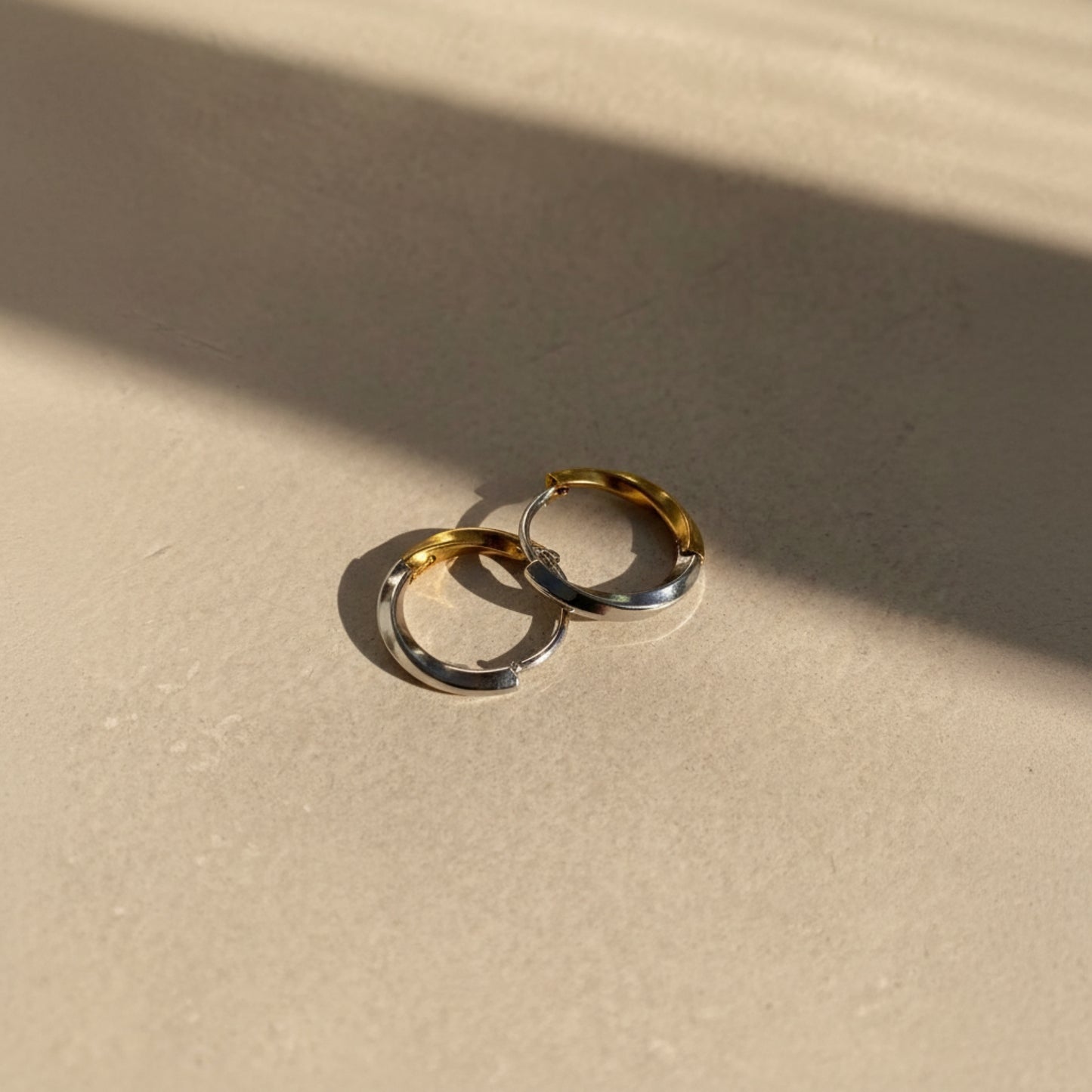 Brincos GoldSilver Mini Hoops
