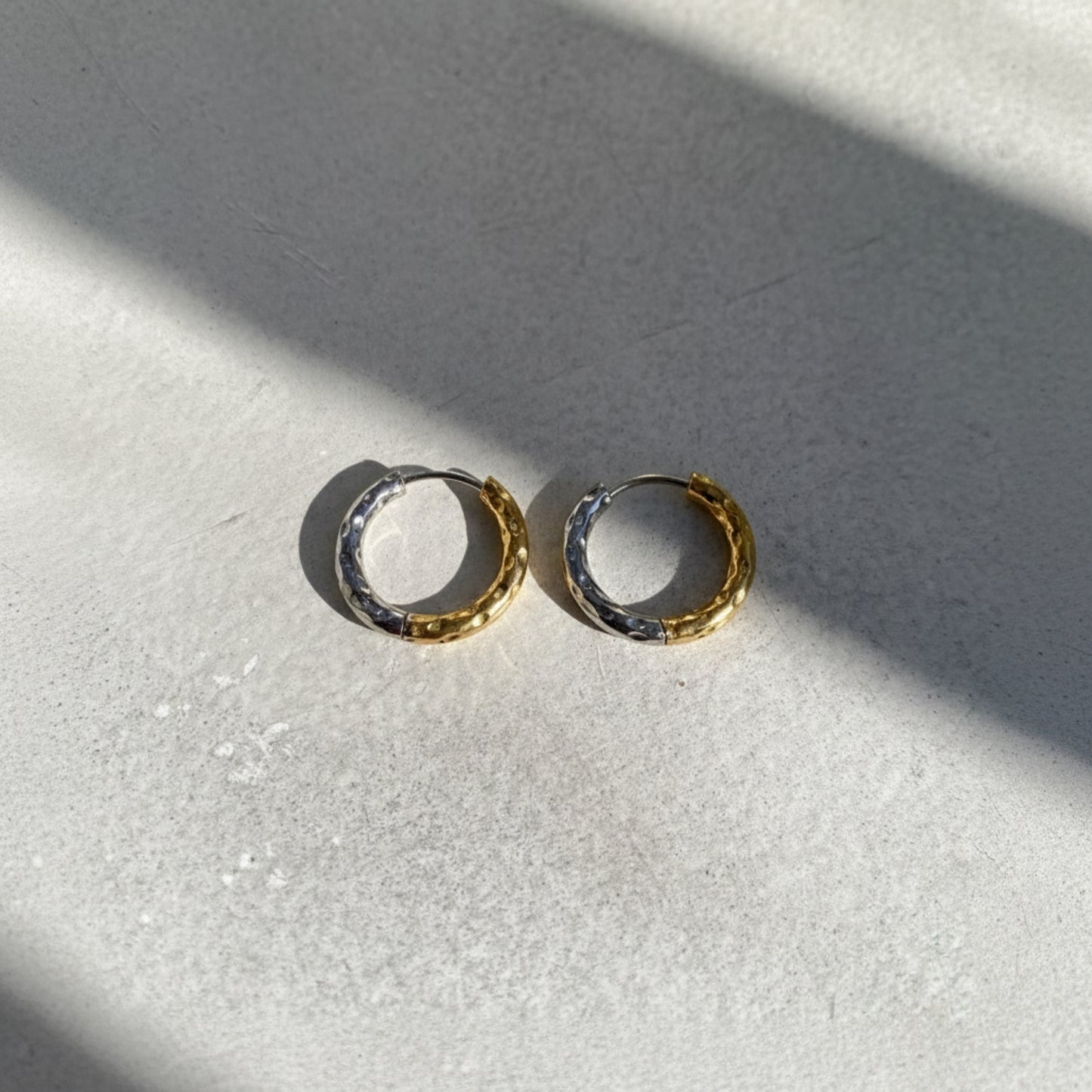 Brincos GoldSilver Mini Hoops